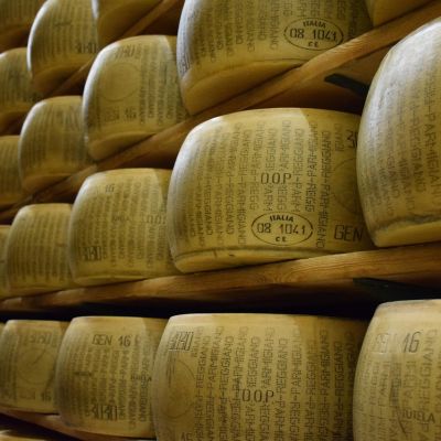 Parmigiano Reggiano: storia, produzione e usi in cucina